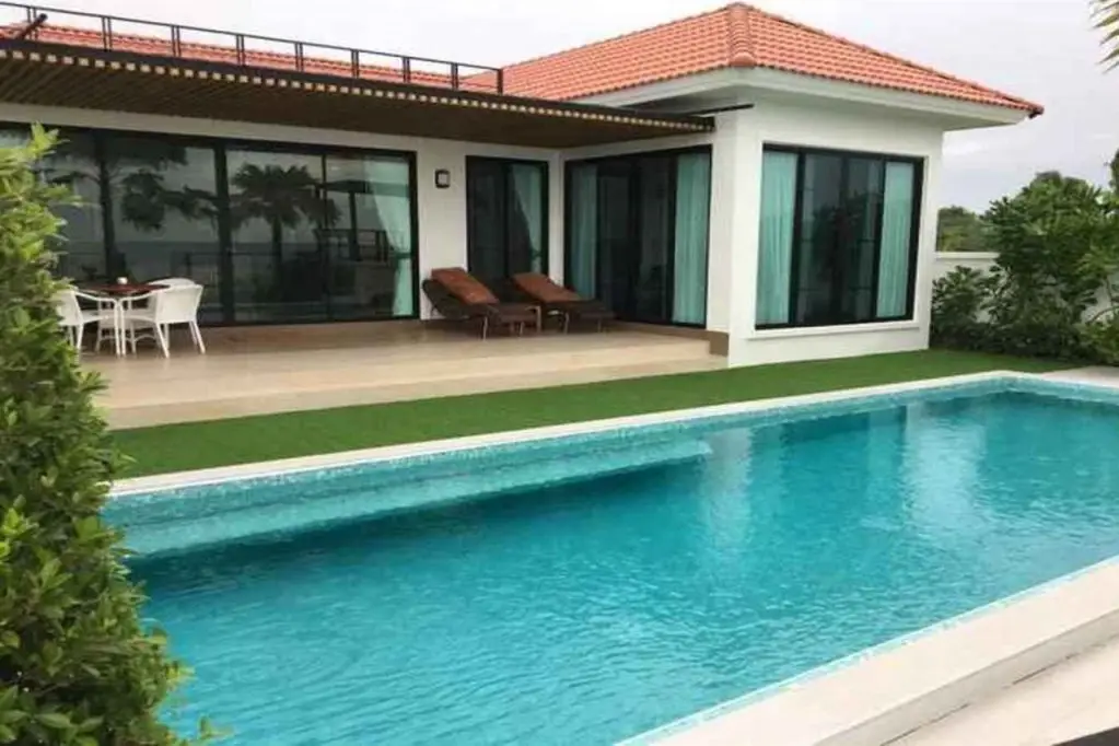 Чаам: La Playa Beach Front Pool Villa Cha-am