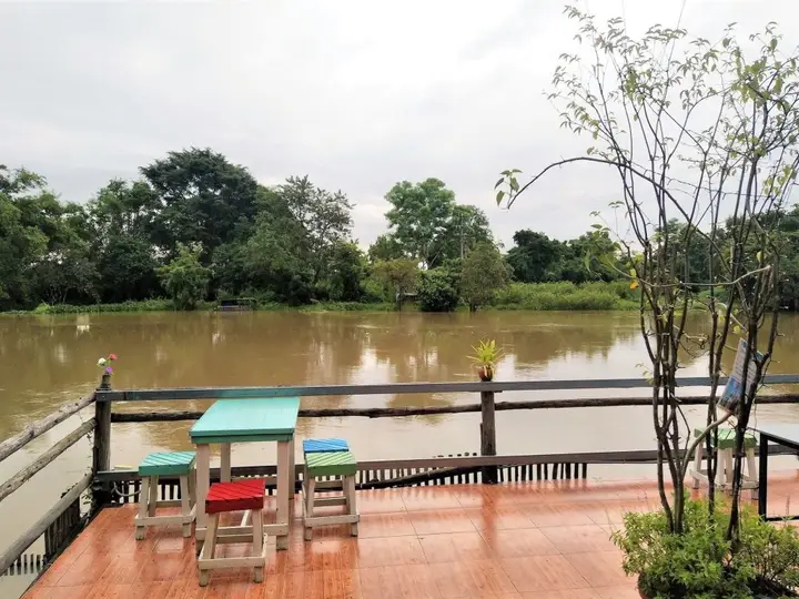 Прачинбури: Ausgust Riverside Resort
