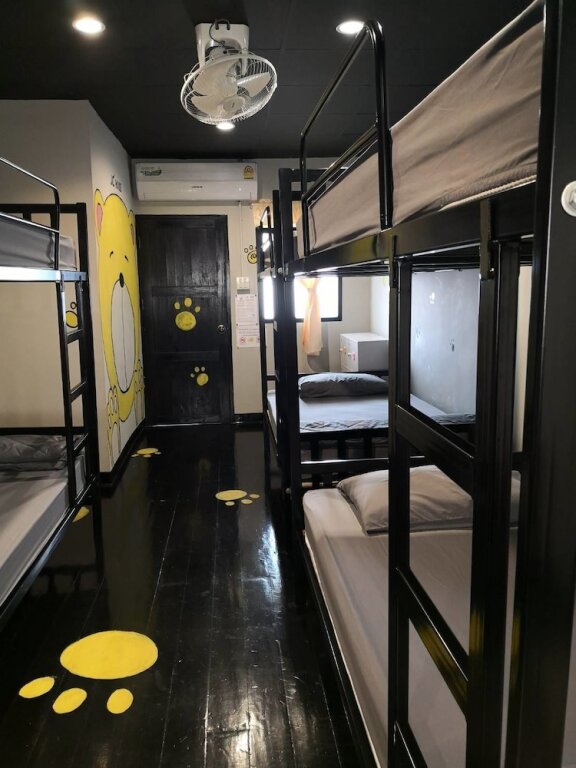 Feel Like Home Dormitory - Hostel — фото 1