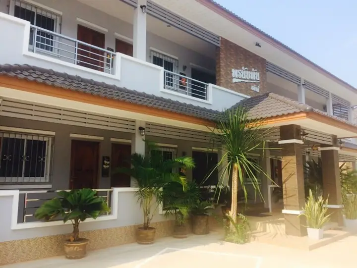 Нонгбуа Ламфу: Phon Nab Phan House