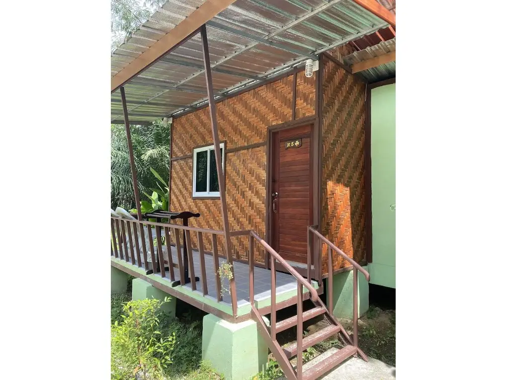 Фаном: Khaosok Bamboo Huts Resort