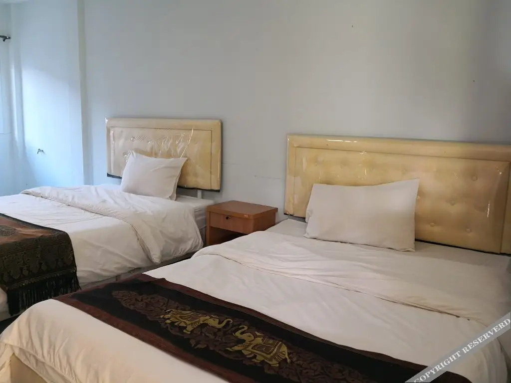 Нонгбуа Ламфу: Rungrod Grand Hotel