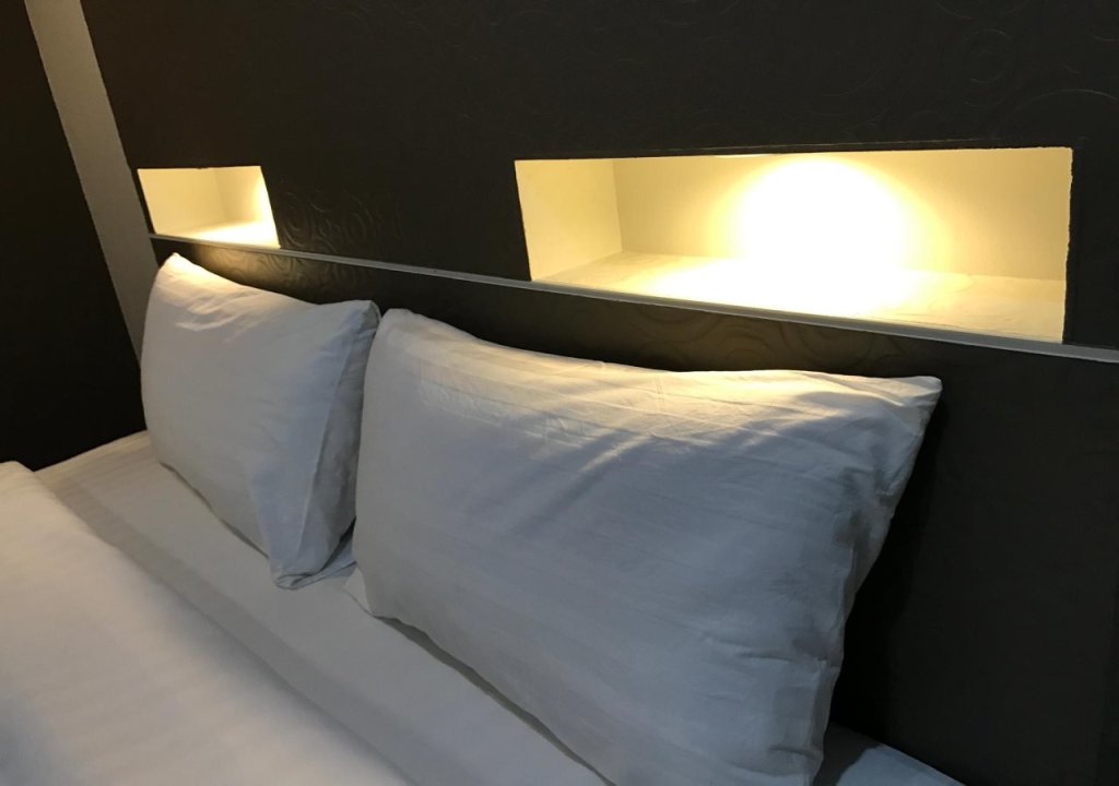 Маха Сарахам: B&B Studio Room