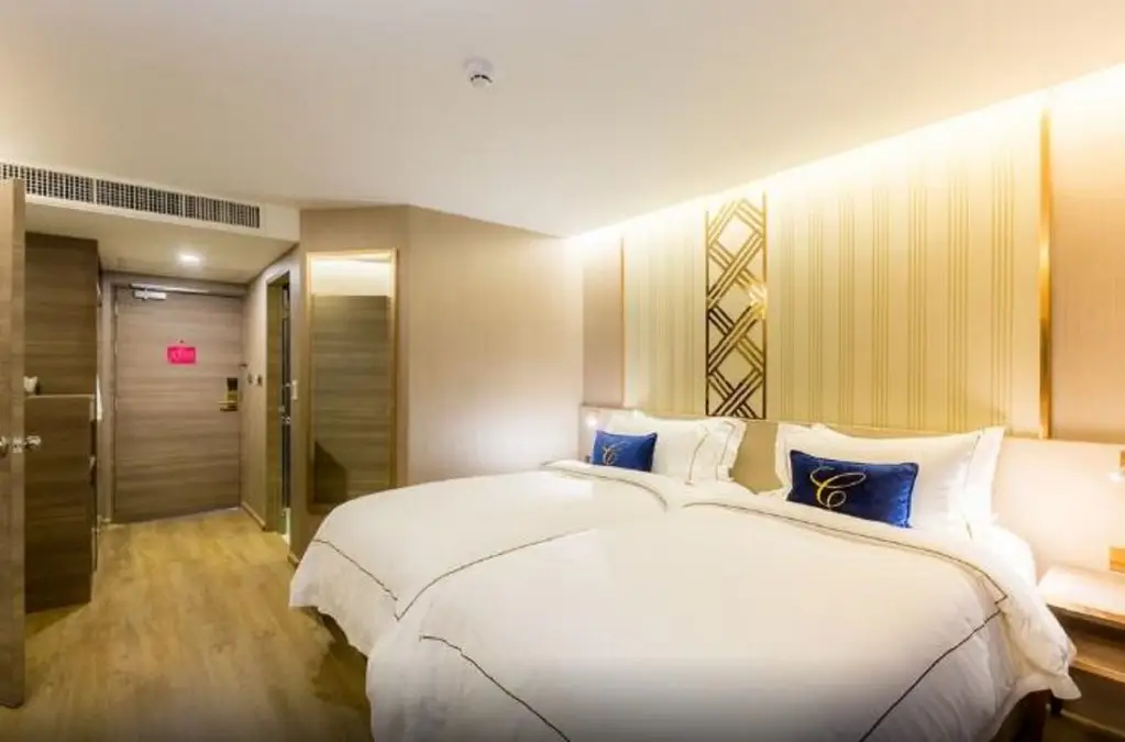 Бангкок: GLOW Sukhumvit 5 by Centropolis