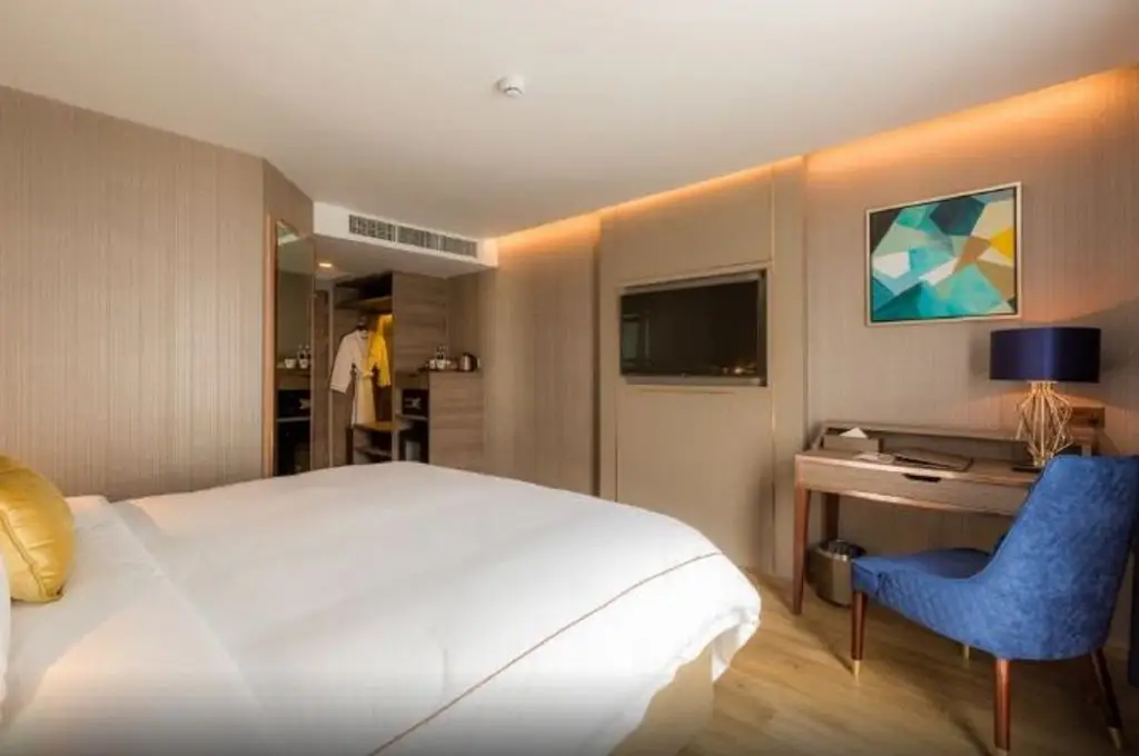 Бангкок: GLOW Sukhumvit 5 by Centropolis