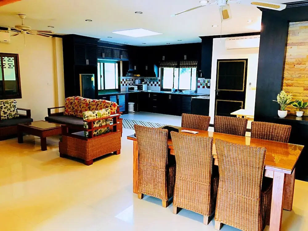 Муанг: Thai Family Rawai Pool Villa