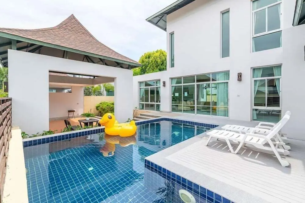На Чом Тхиан: AnB Pool Villa 3BR Glass House in Pattaya