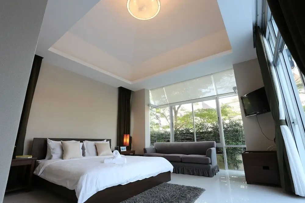 На Чом Тхиан: AnB Pool Villa 3BR Glass House in Pattaya
