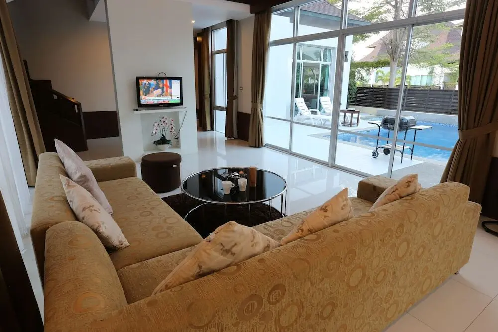 На Чом Тхиан: AnB Pool Villa 3BR Glass House in Pattaya