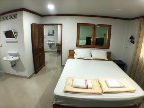 Аюттхая: The Train Guesthouse