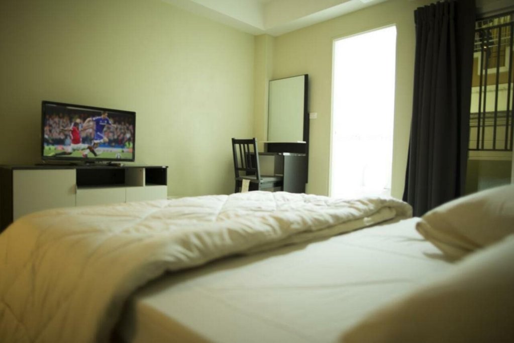 Банг Пхли: The Suvarnabhumi Apartment