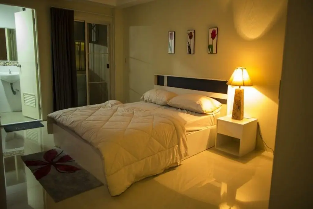 Банг Пхли: The Suvarnabhumi Apartment