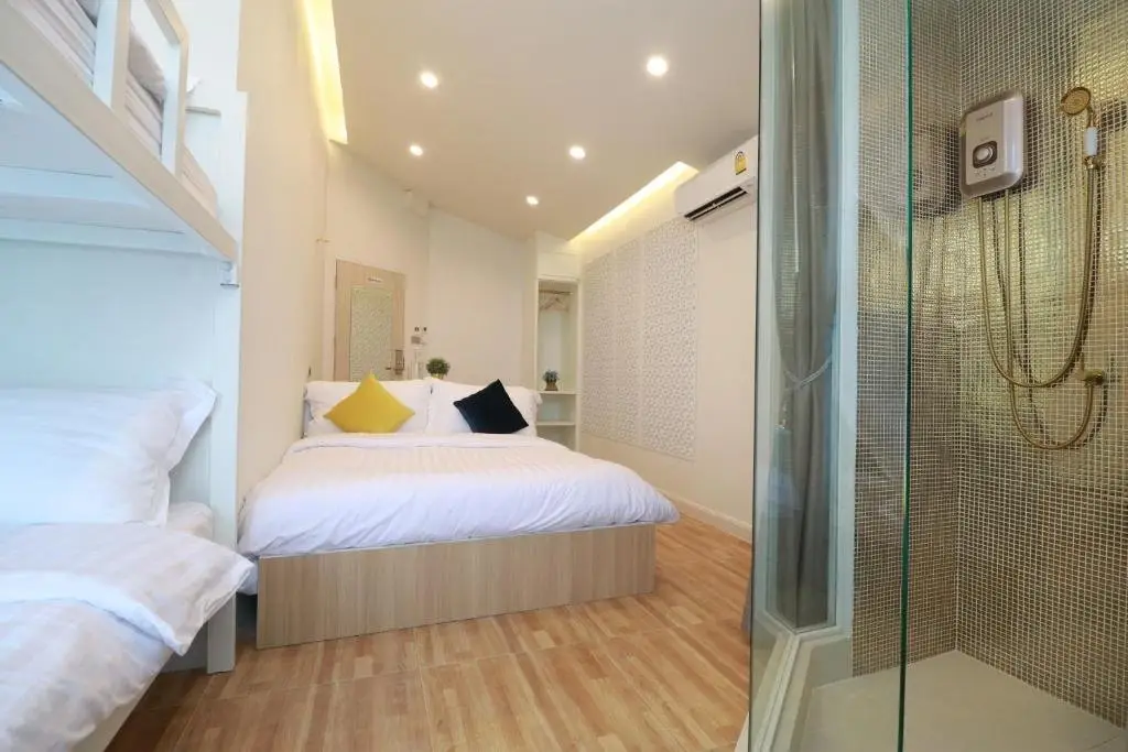 Бангкок: The LOL Elephant Hostel