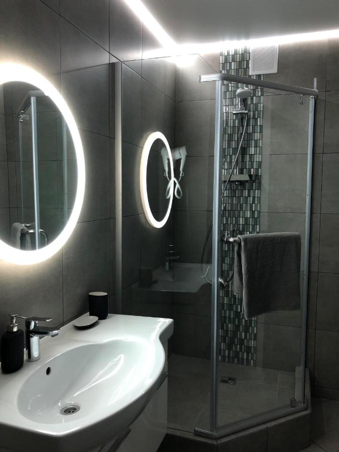 Тольятти: Appartment on Kudasheva 108(2)
