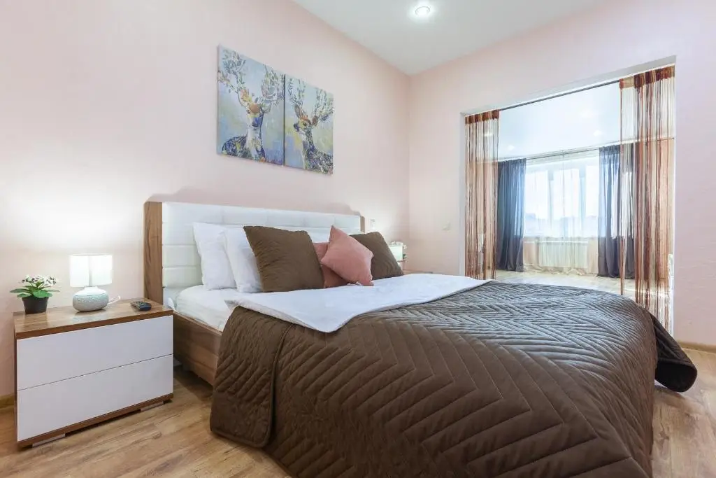 Самара: Большие, уютные апартаменты RentPlaza-парковая зона-24x7-дистанционно