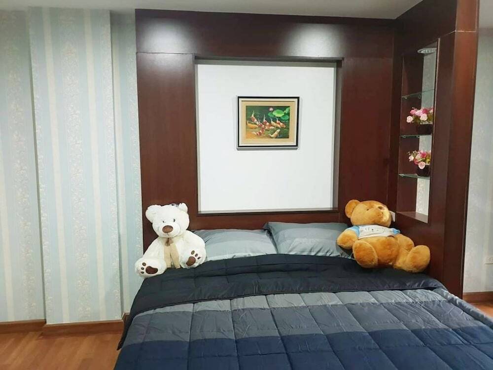 Маха Сарахам: Perfect Condominium