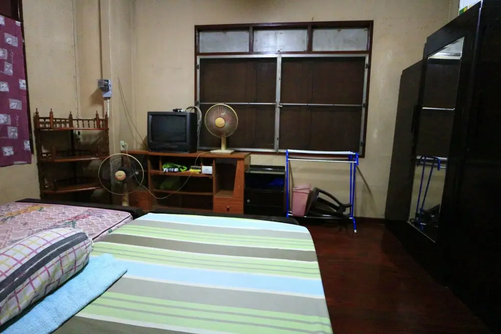 Бангкок: Anurak Guesthouse
