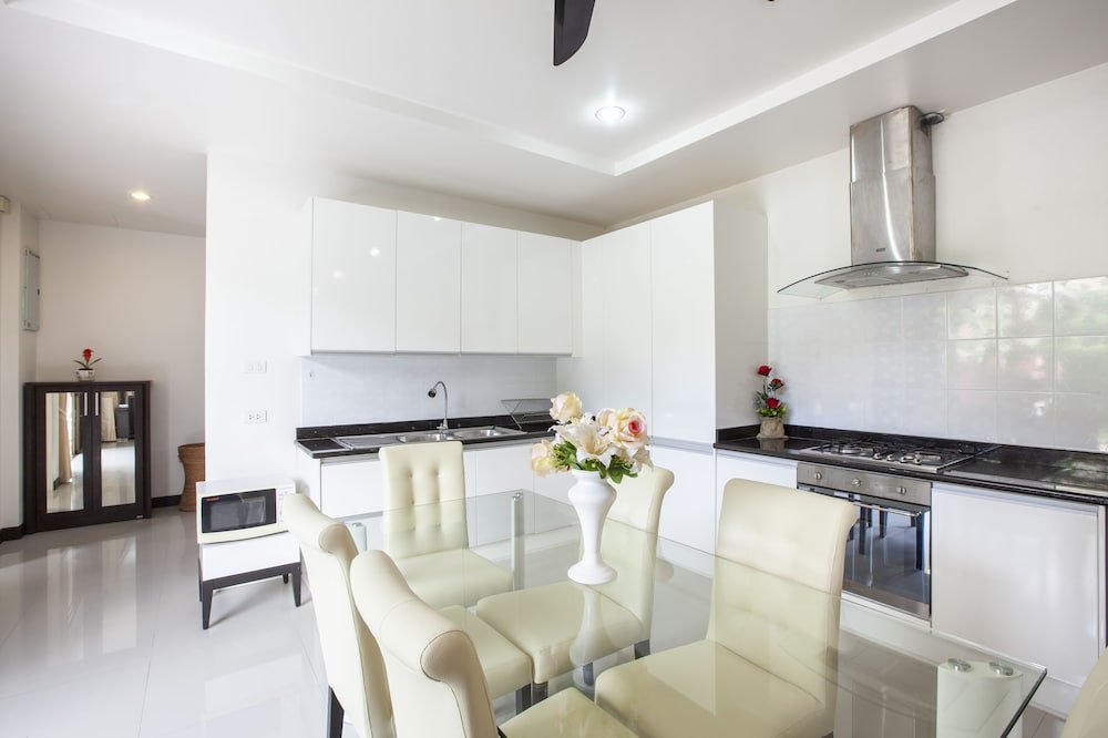 Кату: Pool Villa 3 Bedrooms Mountain View