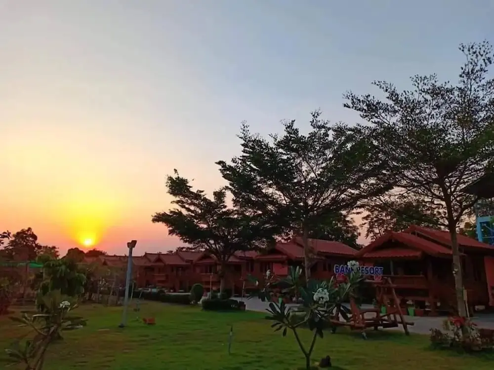 Чайнат: Bank Resort