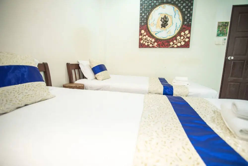 Кату: Five hundred miles Hostel