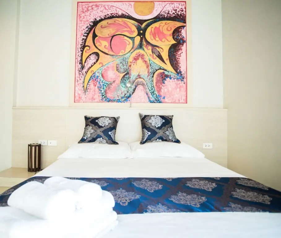 Кату: Five hundred miles Hostel