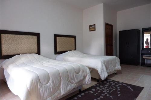 Тхаланг: MaikhaoBeach Home