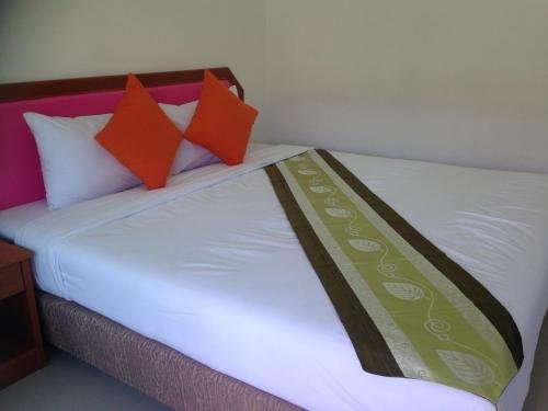 Тхаланг: Naiyang Tour Room For Rent