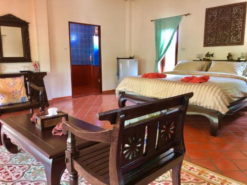 Муанг: Chalong Oasis Resort & Spa