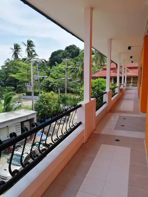 Sea Breeze Backpacker Hostel - Adults Only — фото 1