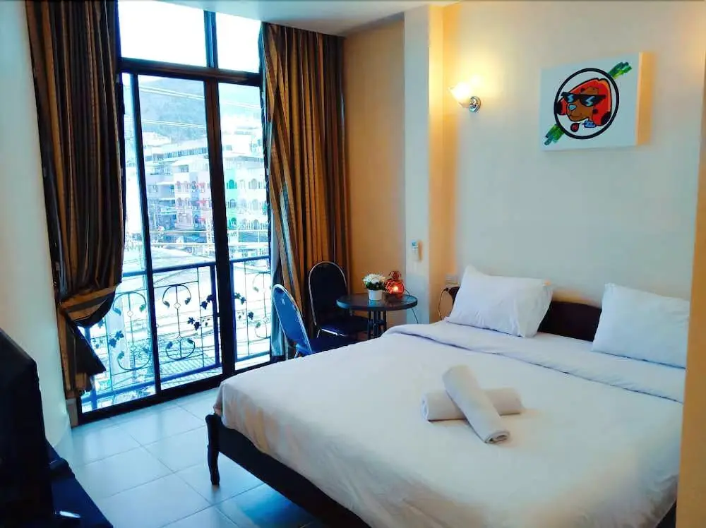 Кату: Zodiac Hotel