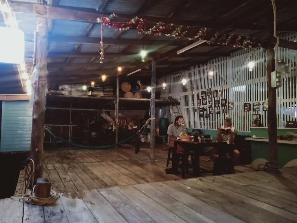 Чумпхон: Rub Lom Chom Klong  by Fisherman Village