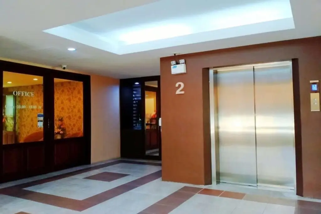 Бангкок: Le Vanvarothai Saladaeng Residence
