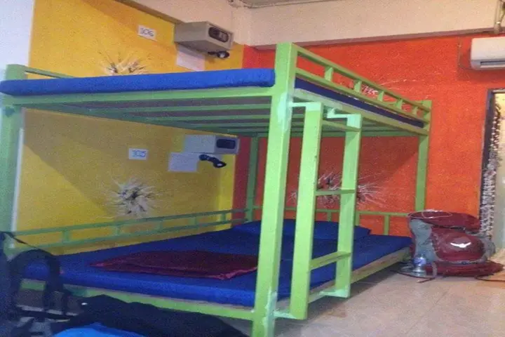 Пхи-Пхи-Дон: Hangover Hostel
