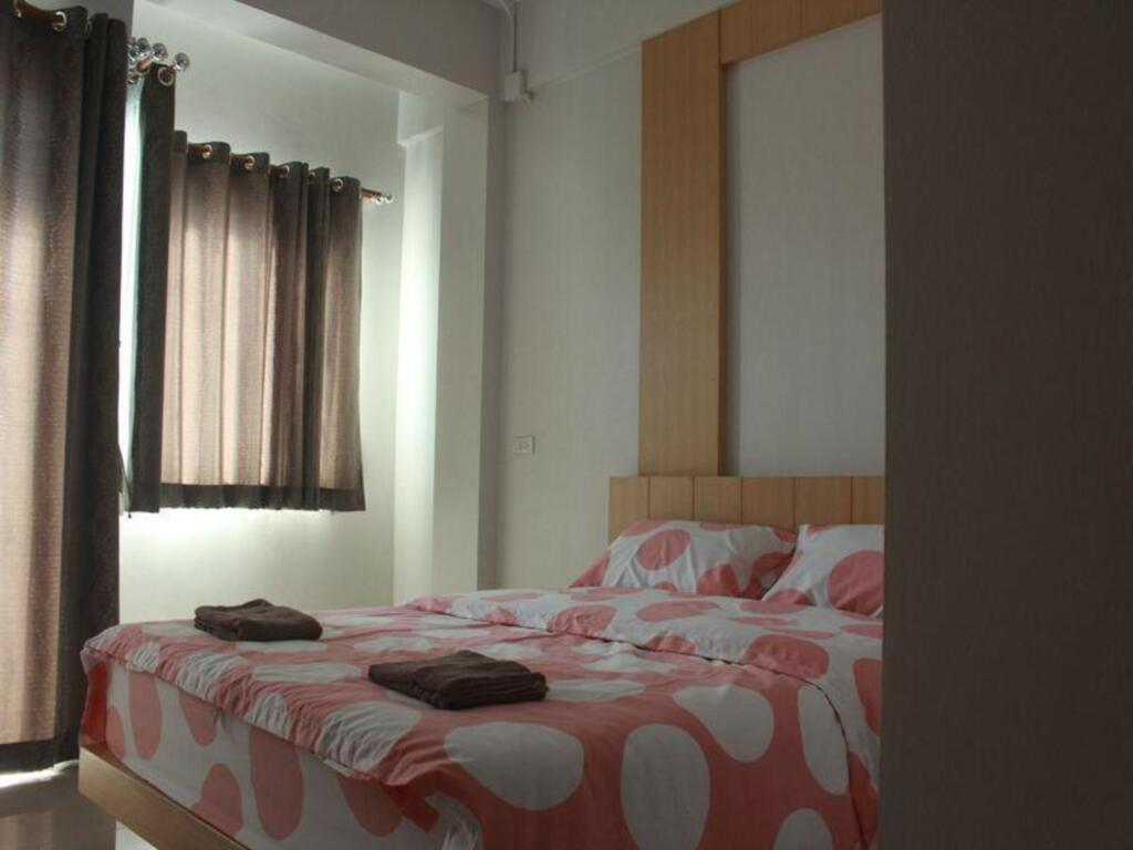 Чонбури: Sinsupatakul Apartment