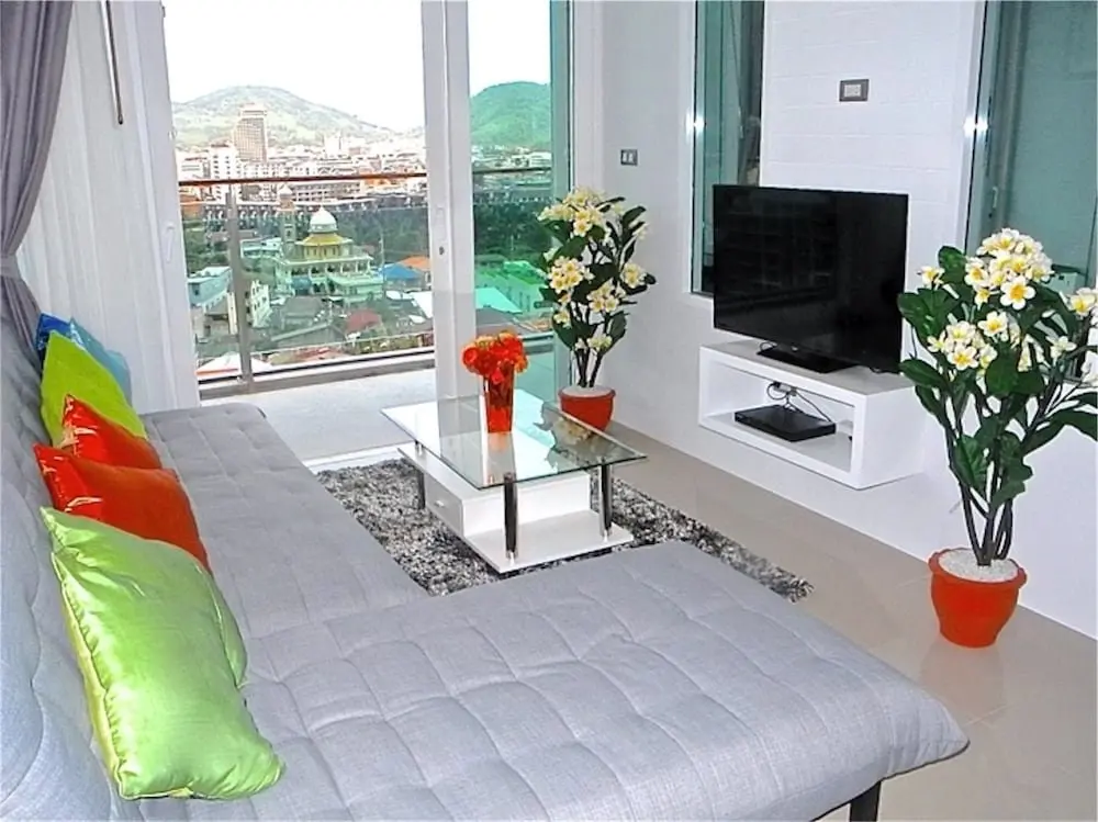 Кату: Emerald Patong 2 bedrooms Apartment with Terrace