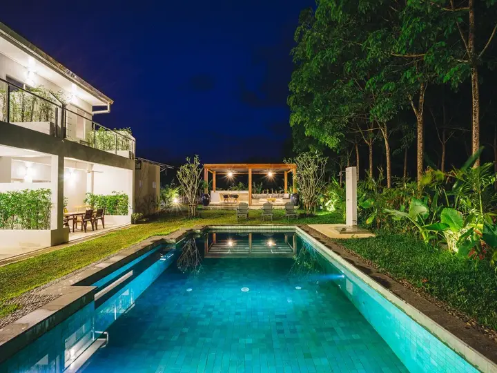 Као Лак: Isara Khao Lak