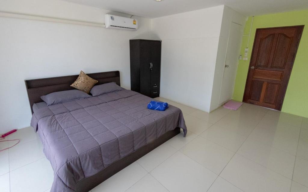 Самуи: P & T Hostel