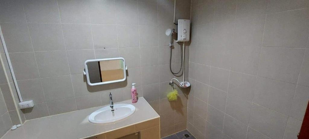 Самуи: P & T Hostel