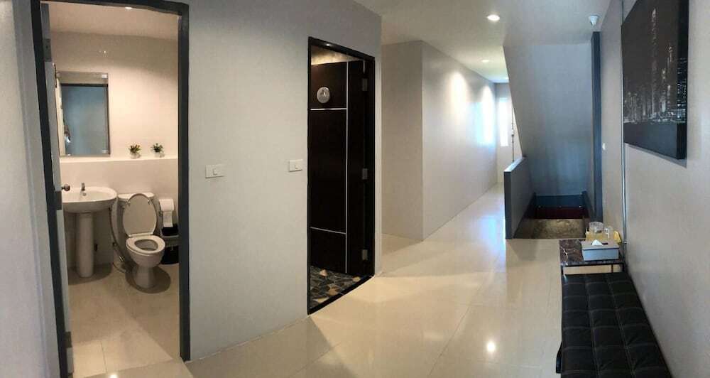 Муанг: Airport Hostel Phuket