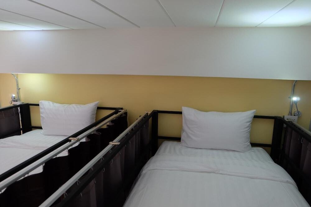 Муанг: Airport Hostel Phuket