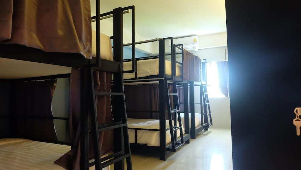 Муанг: Airport Hostel Phuket