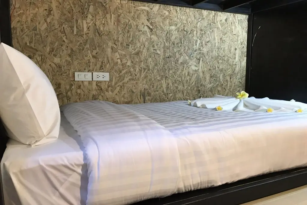 Самуи: U Box Hostel