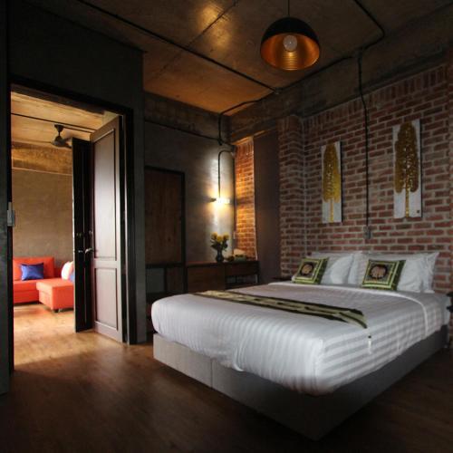 Сам-Рои-Йот: Goodhope Villa