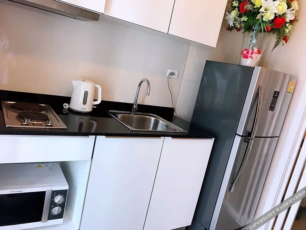 Муанг: The Base Downtown Condo by Joy
