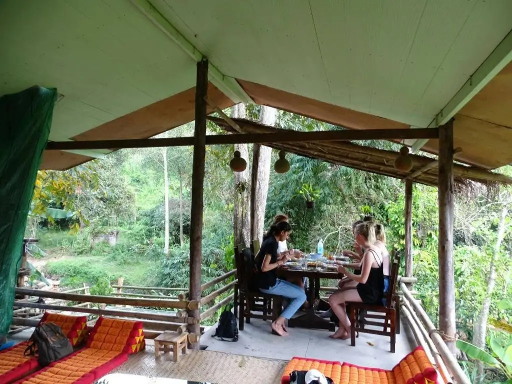Чианграй: Hill Tribe Art House