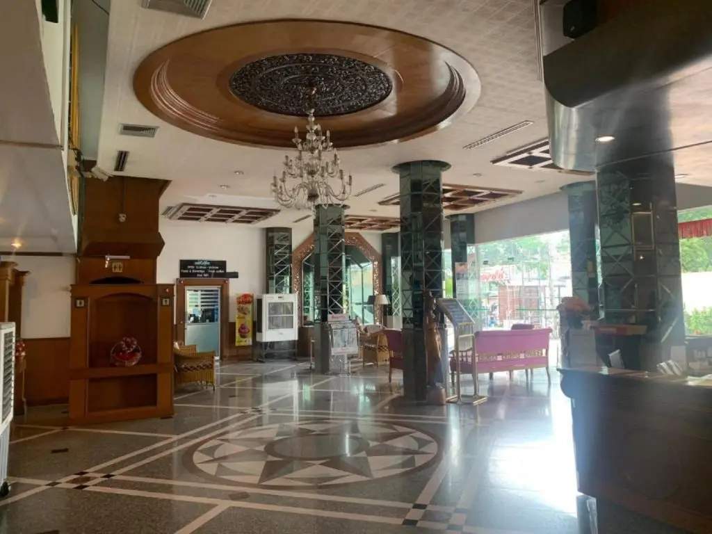 Пхитсанулок: Golden Grand Hotel SHA