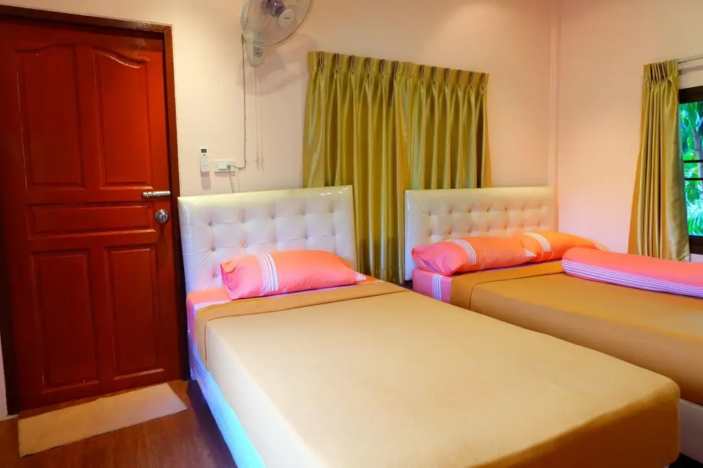 Сай Йок: Fahsuai Namsai Baimai Resort