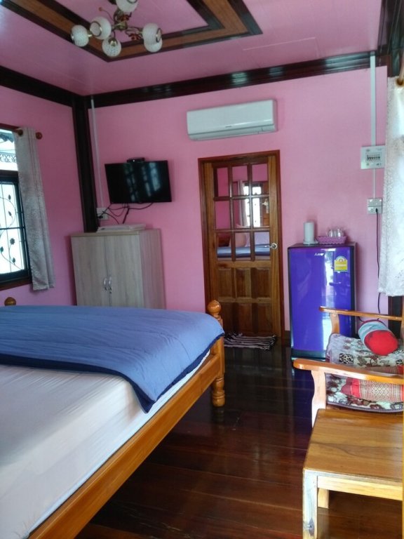 Нанг-Ронг: Ruenmai Homestay