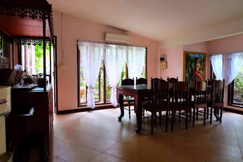 Исторический парк Kamphaeng Phet: P Resort Hotel