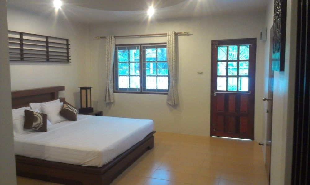 Тхаланг: Surin House